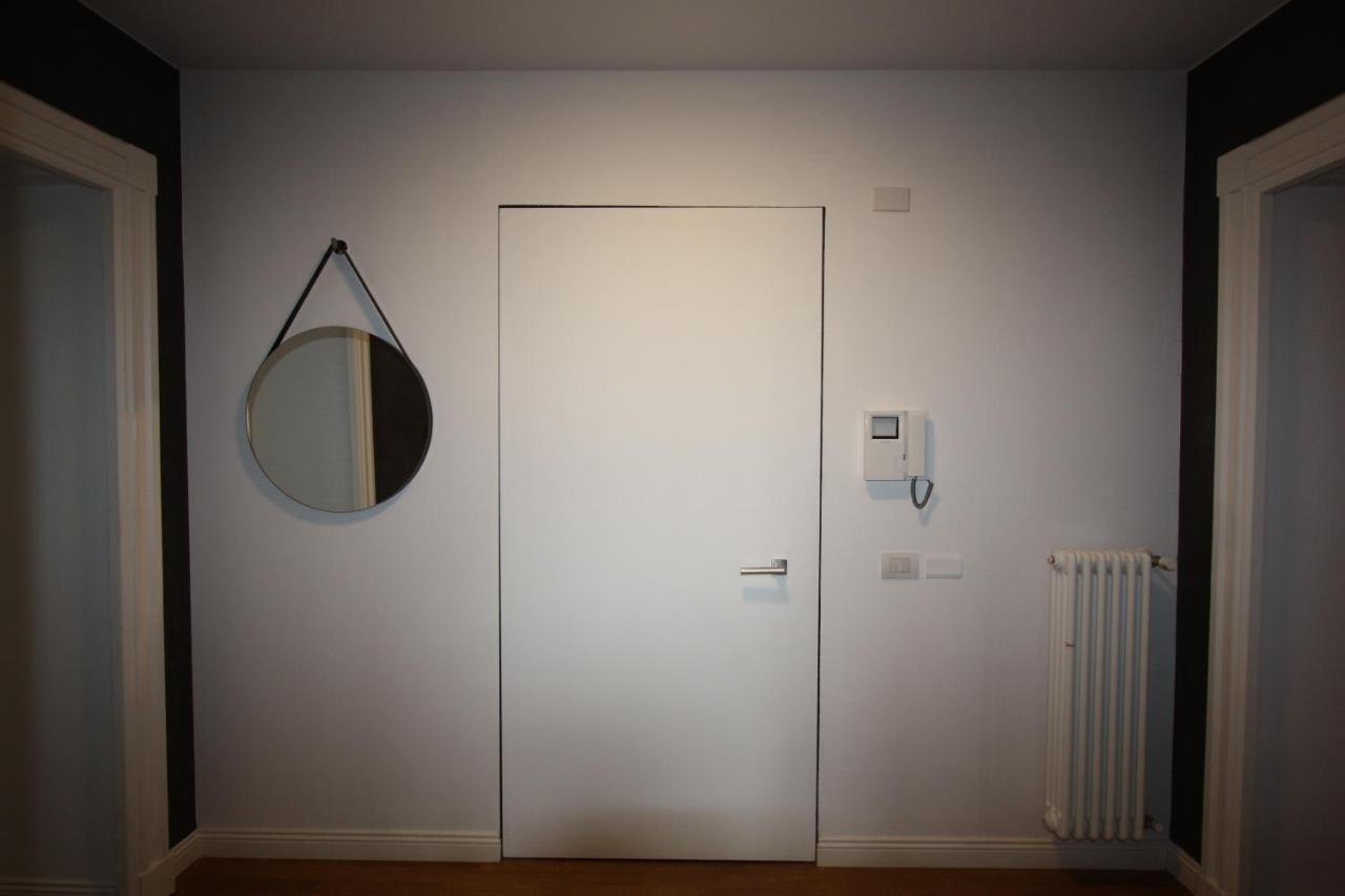 Palazzo Della Torre Elegant Apartment In Como Bagian luar foto
